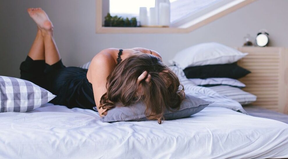 Navigating the challenges of long-distance relationships 1 navigating the challenges of long distance relationships