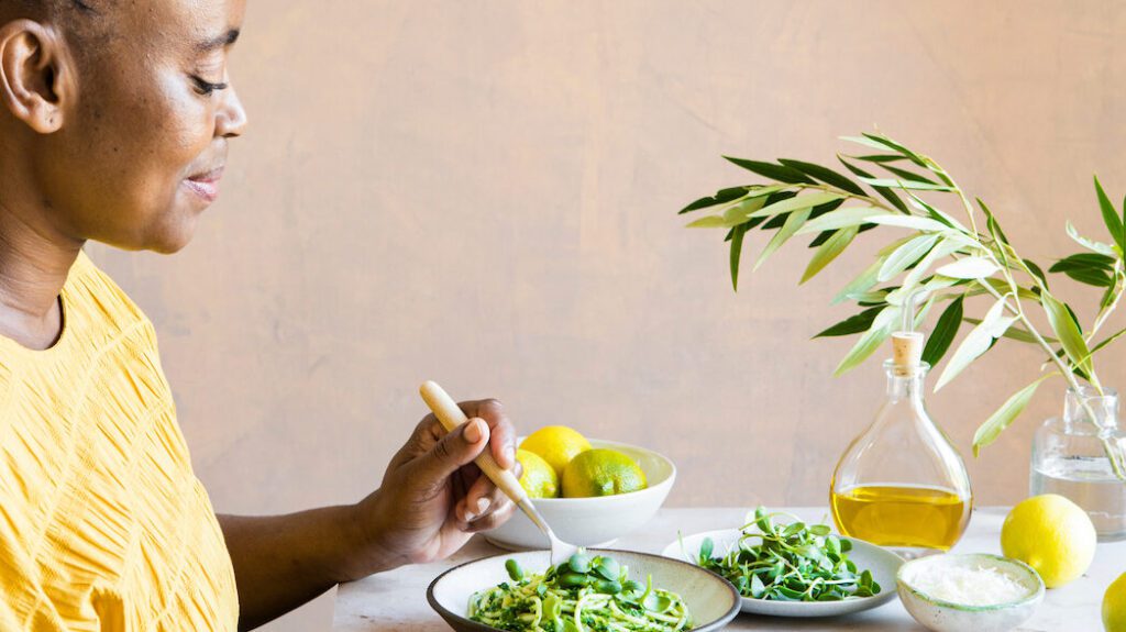 The benefits of mindful eating for weight management 1 the benefits of mindful eating for weight management